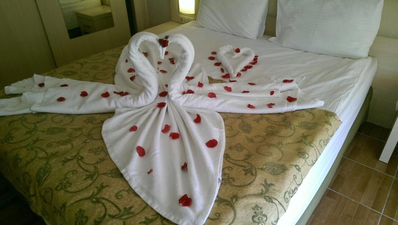 Standard Double or Twin Room,1009871059:JPEG