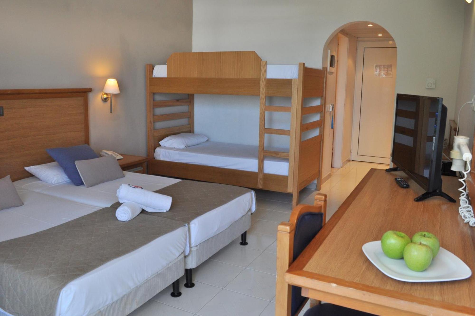 Standard Family Room Bunk Bed,699530544:JPEG