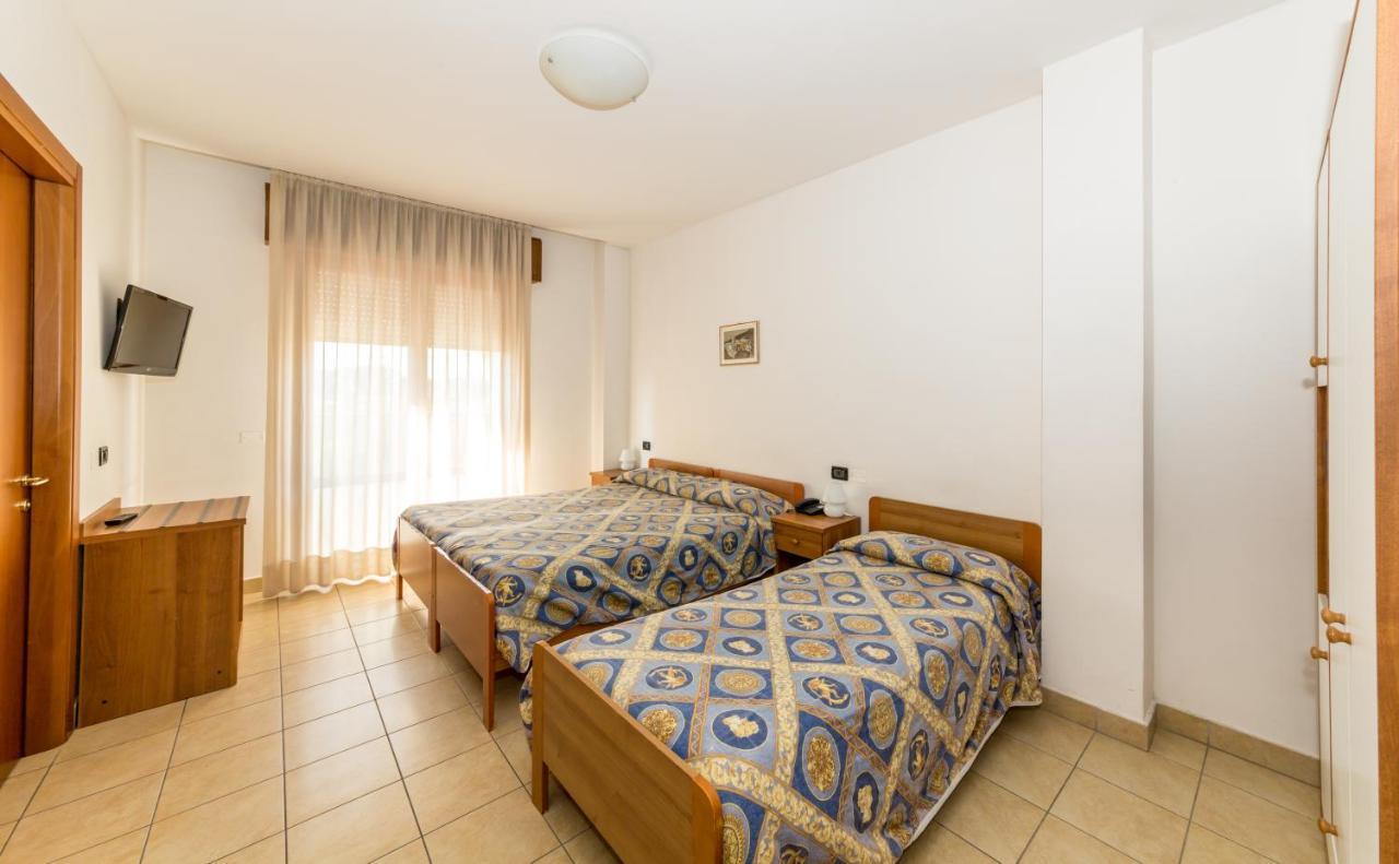 Triple Room,1107289245:JPEG