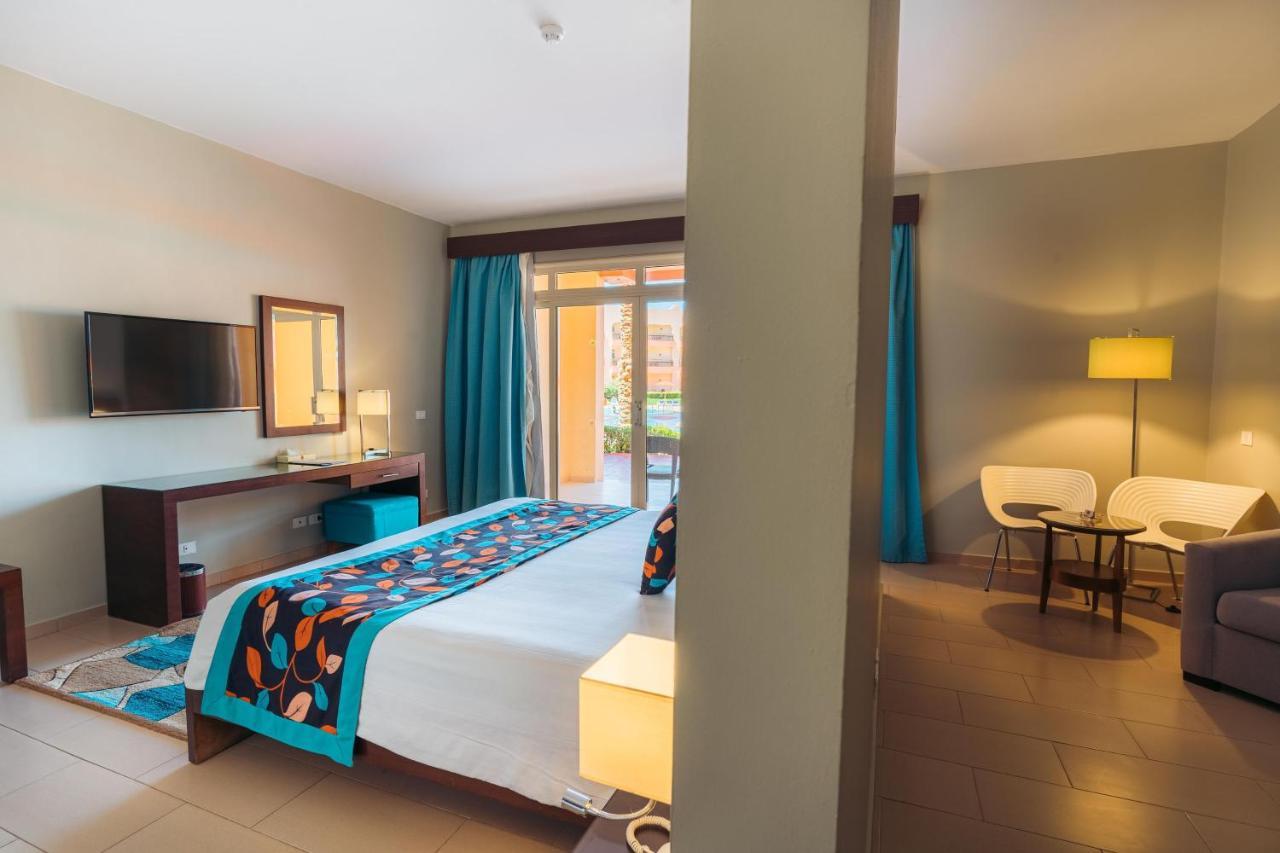 Executive Suite,1114930938:JPEG