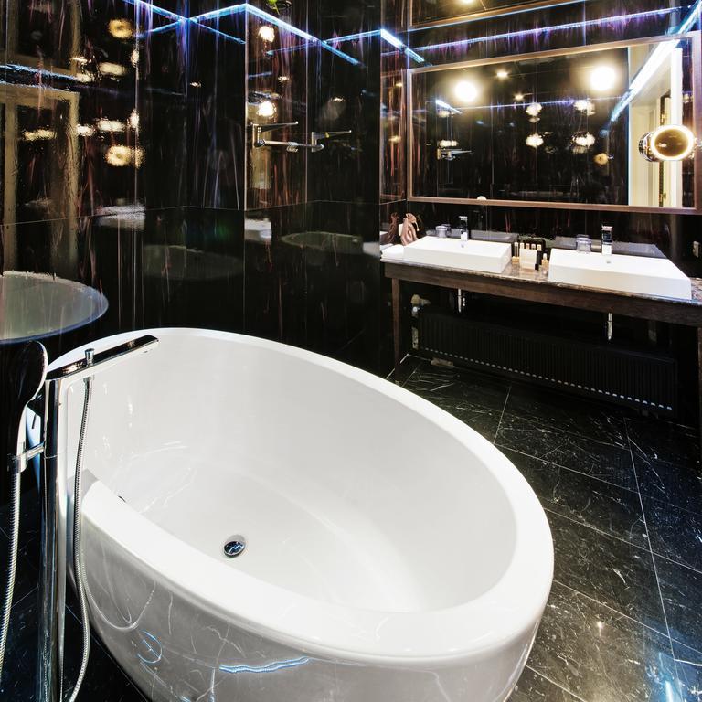 Onyx Tower Suite,117530410:JPEG