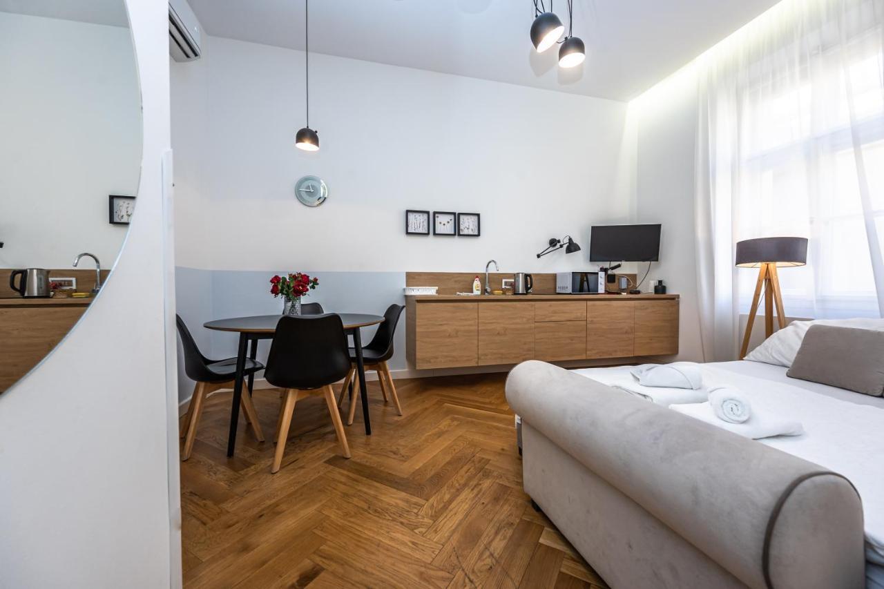 Two-Bedroom Apartment,1203659983:JPEG