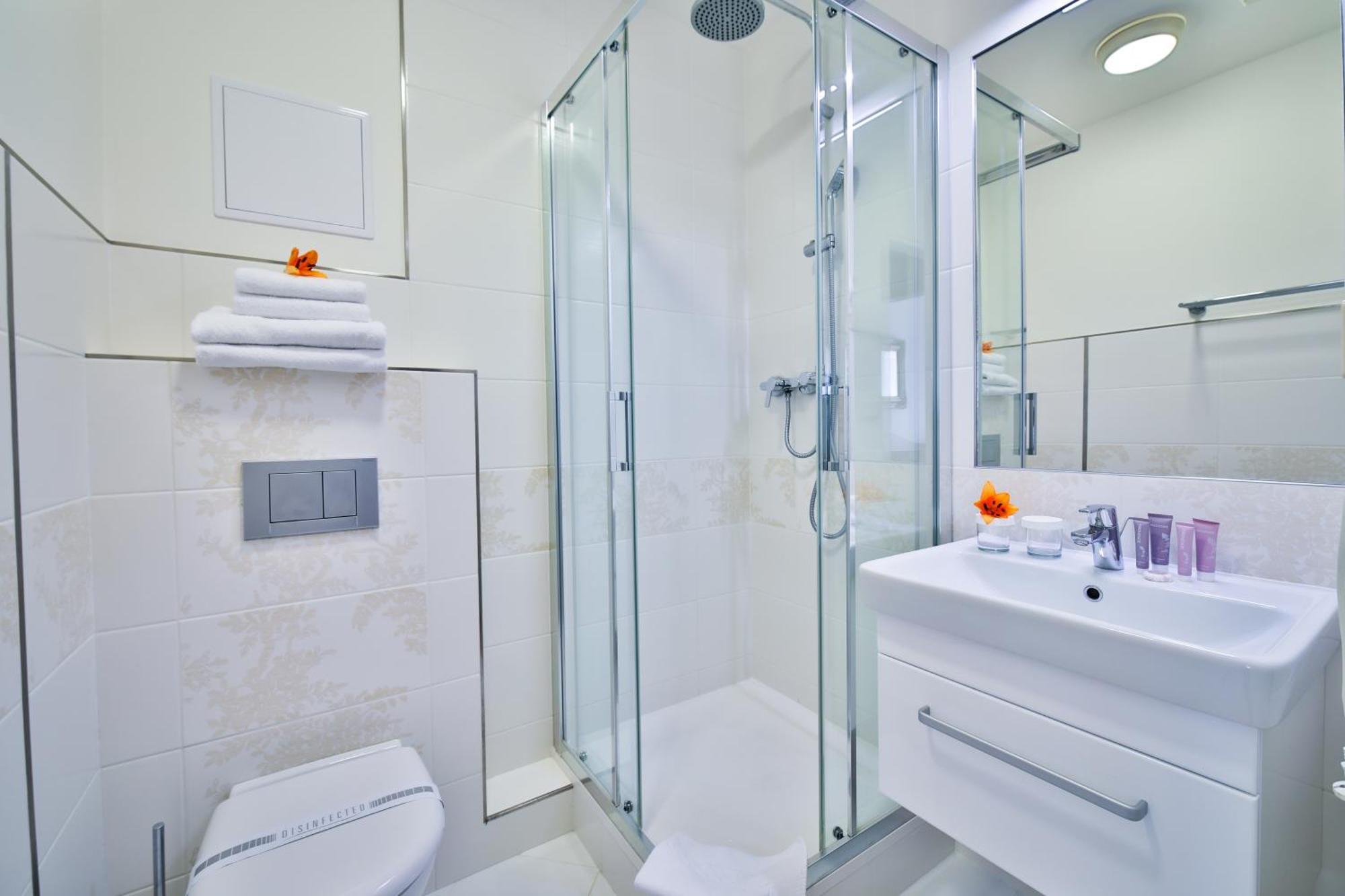 Triple Room,1651163802:JPEG