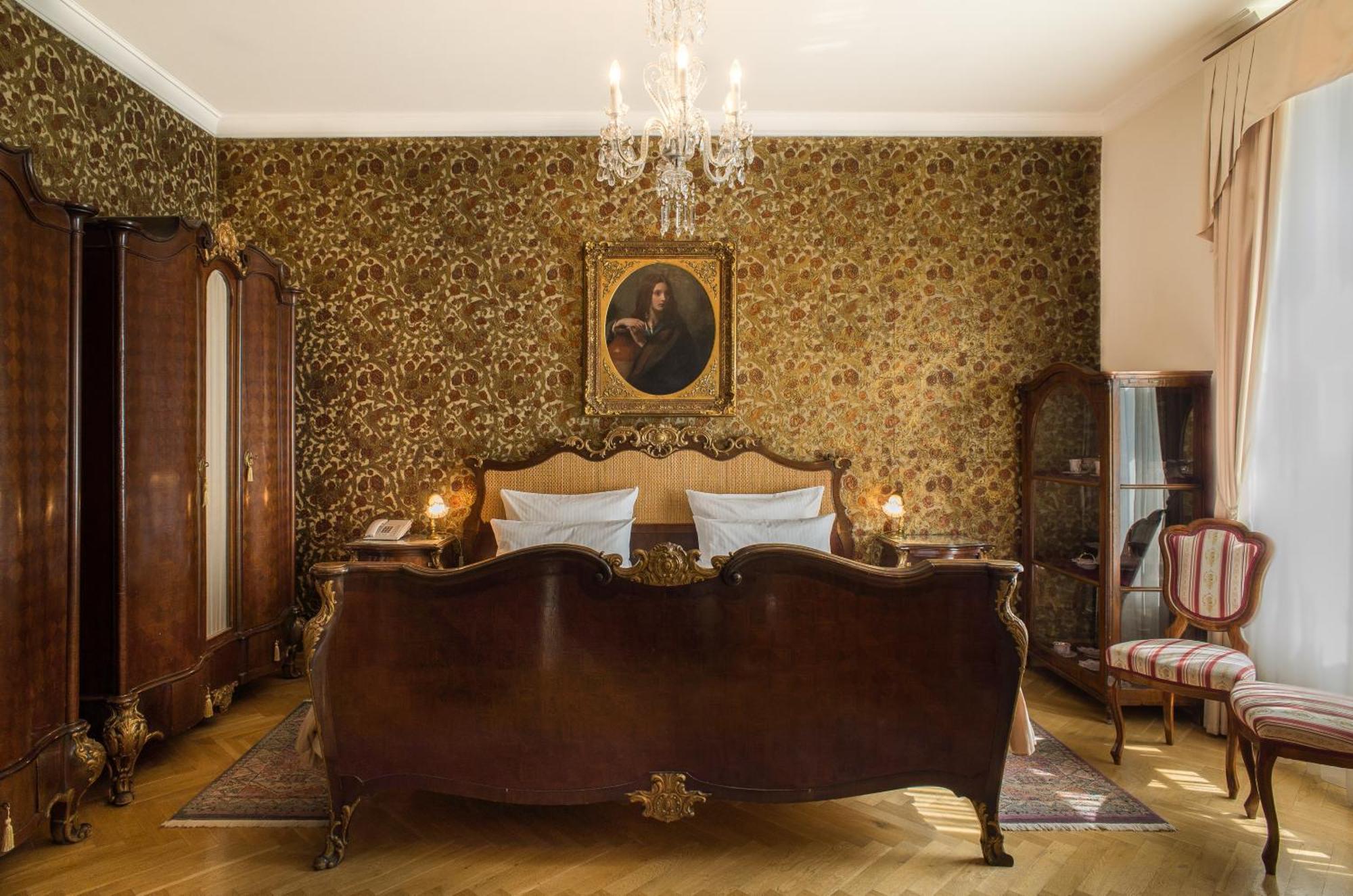 Historical Suite,1498577818:JPEG