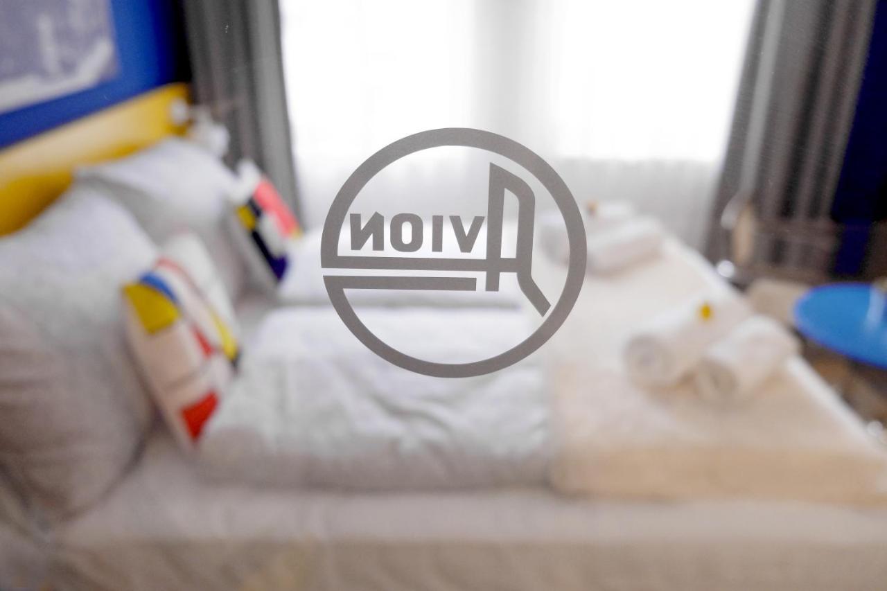 Dvoulůžkový pokoj s manželskou postelí a terasou