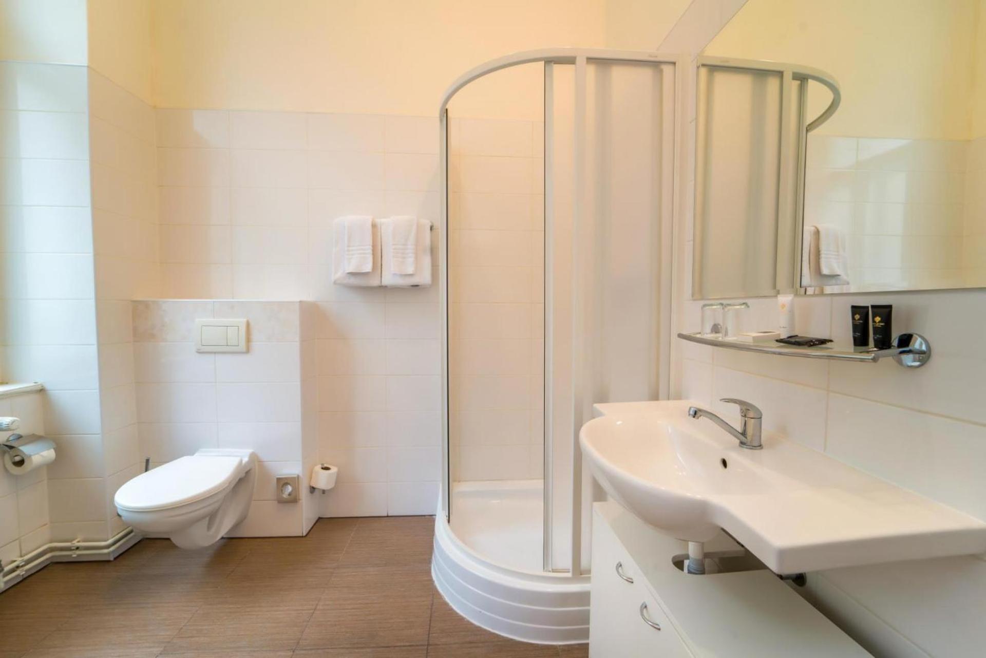 Triple Room,1722911679:JPEG
