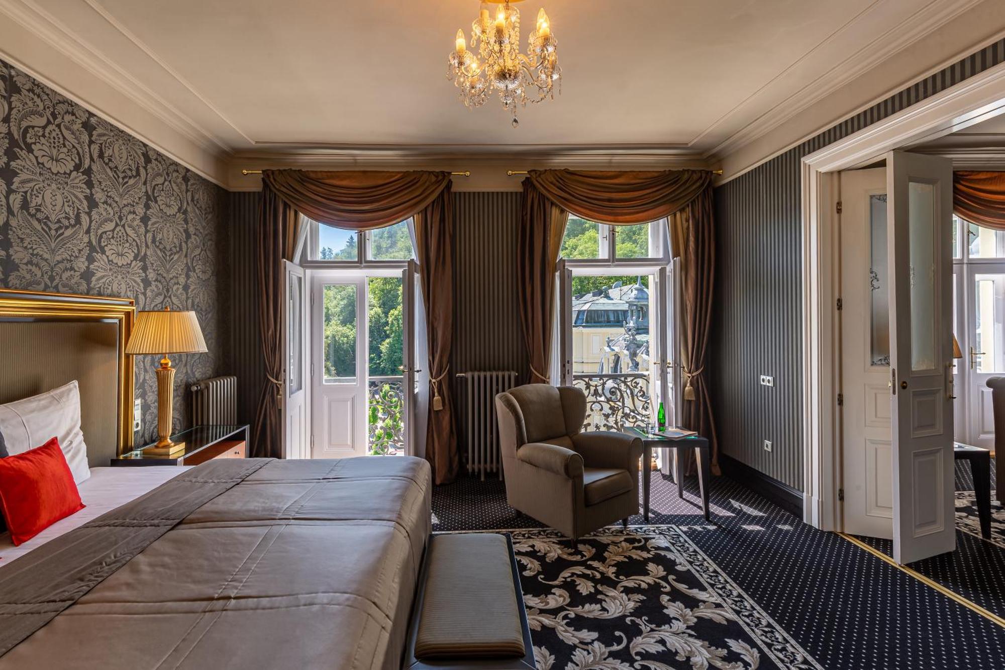 Apartmá Riverside – Premier Suite s přímým výhledem a vstupem do wellness