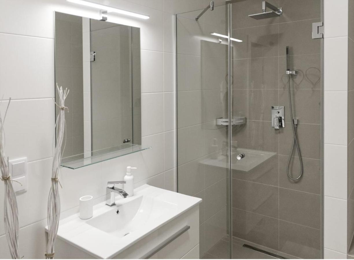 Apartment with Terrace,1290724846:JPEG