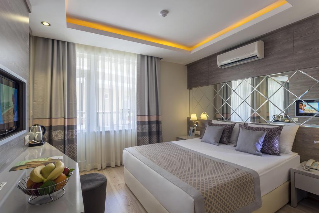 Park Villa Family Room 1