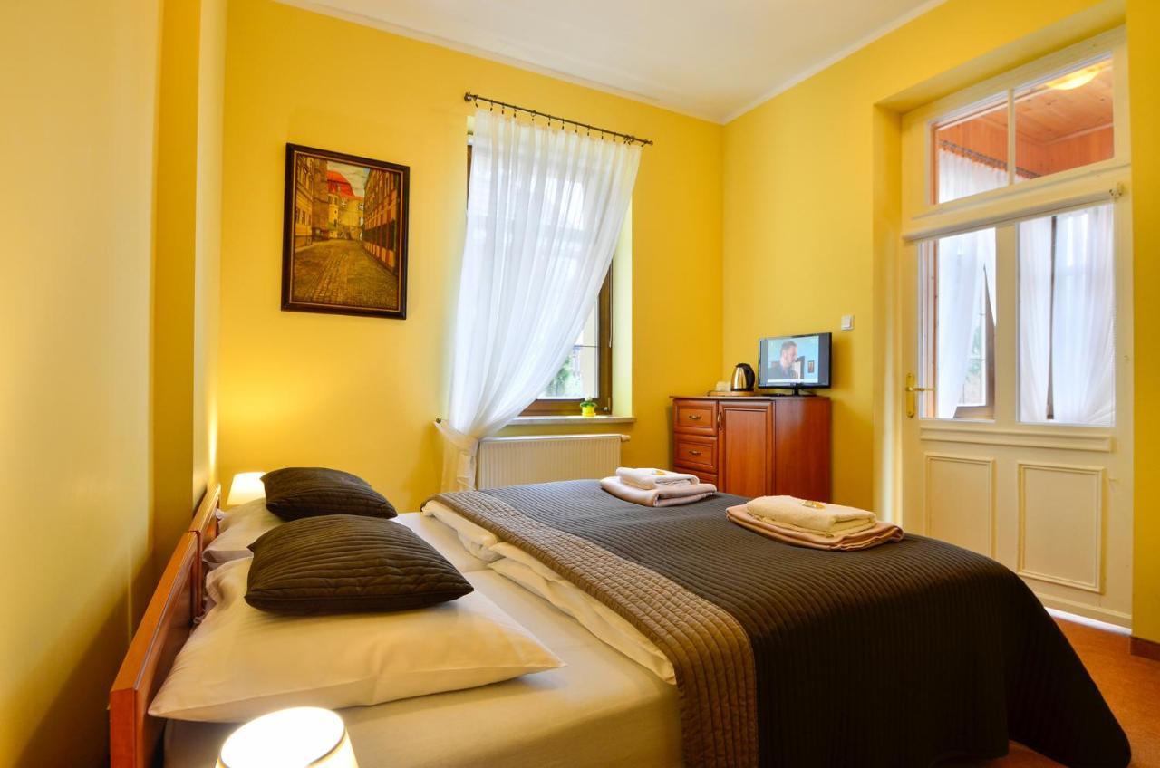 Double Room,1672596176:JPEG