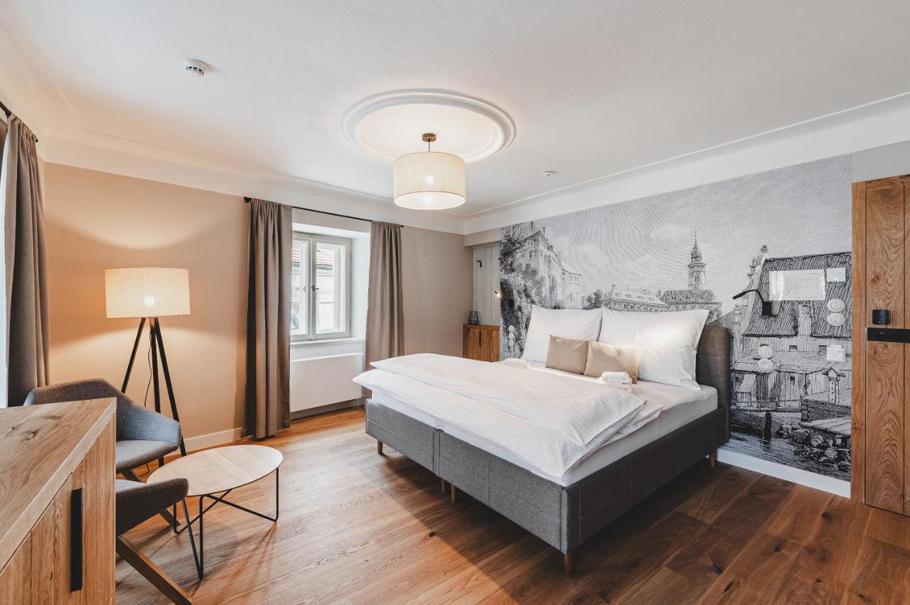 Twin Room,1472957971:JPEG