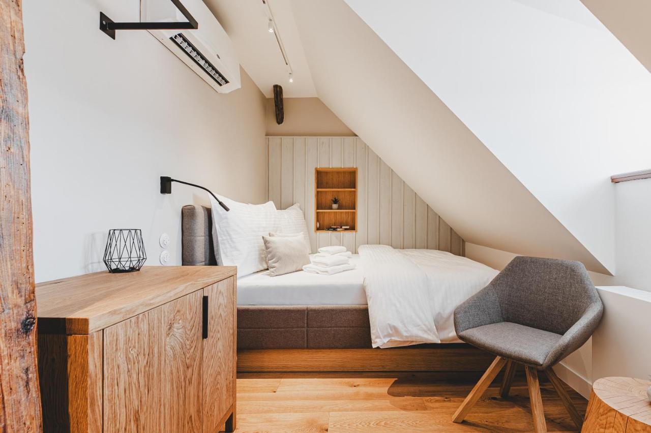 Double Room,1517638558:JPEG