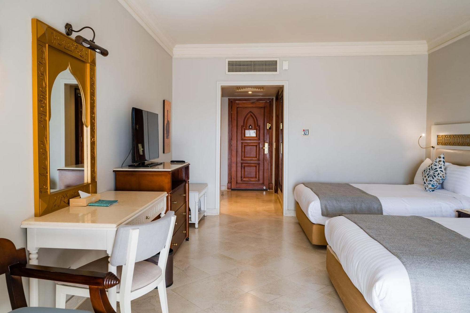 Superior Room,1498835536:JPEG