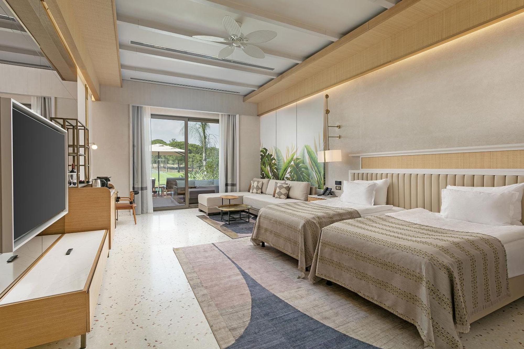 Lagoon Golf Swim-up,1521431848:JPEG