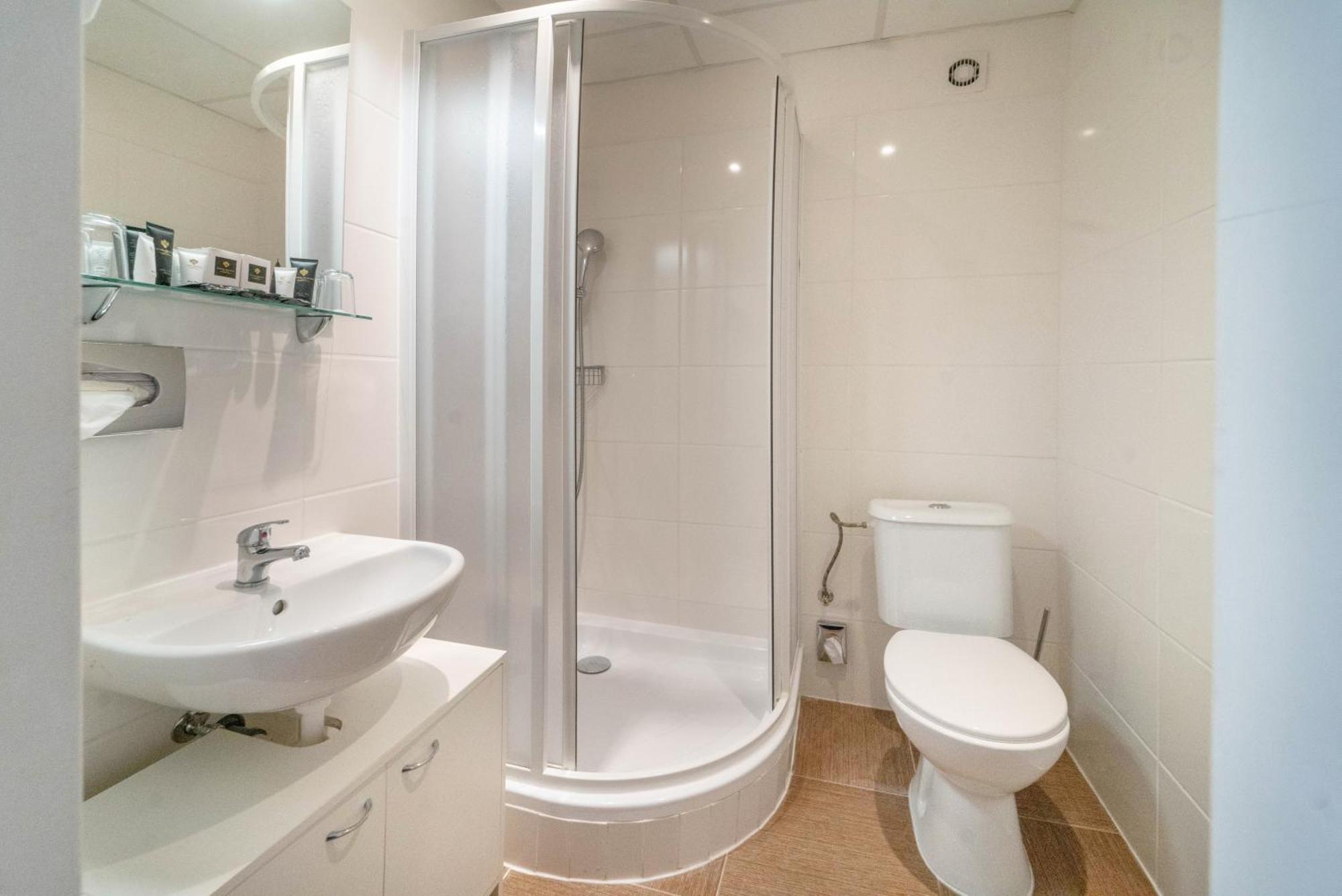 Standard Double or Twin Room,1554290251:JPEG