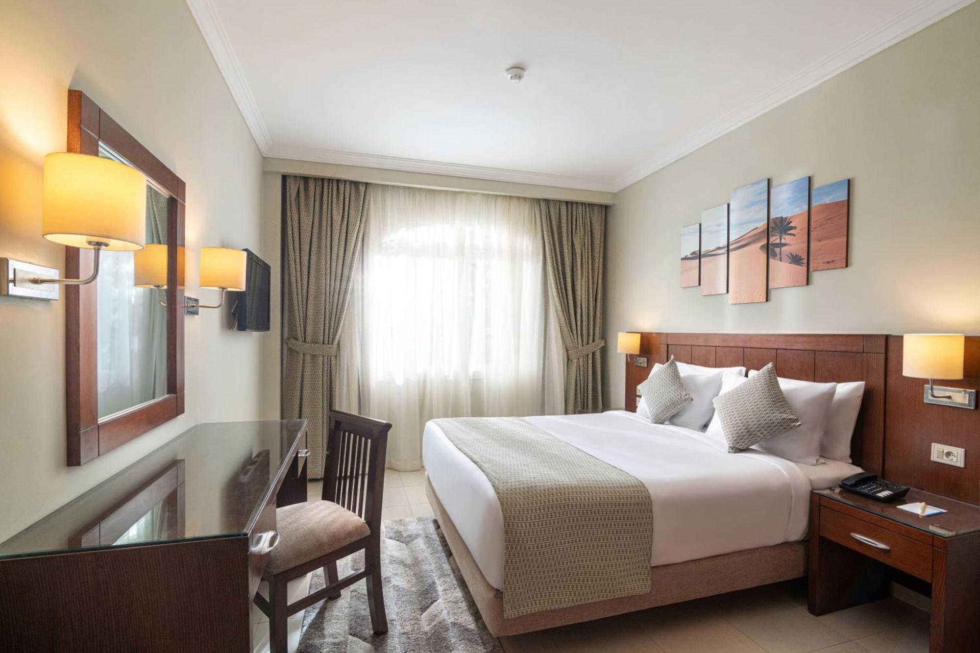 Suite,1538055973:JPEG