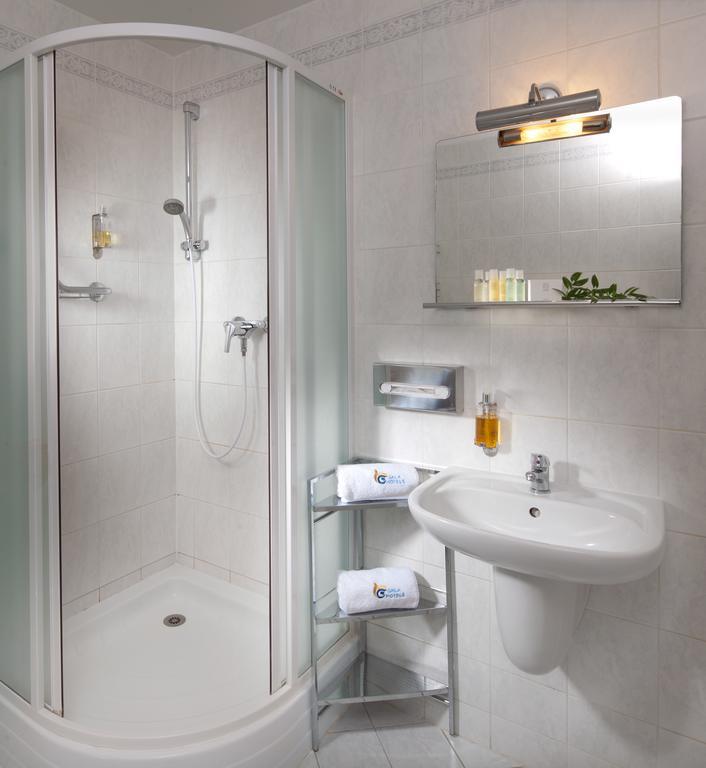 Standard Single Room,644823966:JPEG