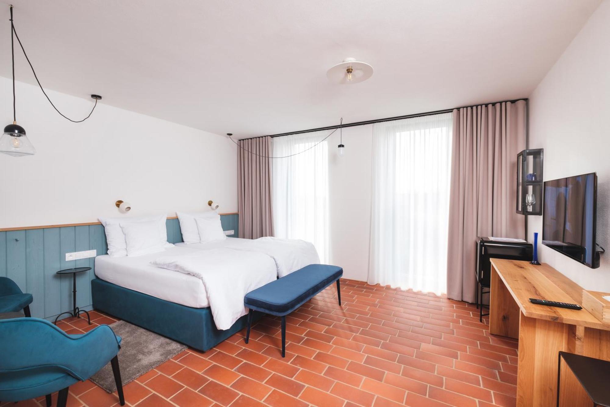 Standard Double or Twin Room Yard View,1556120779:JPEG