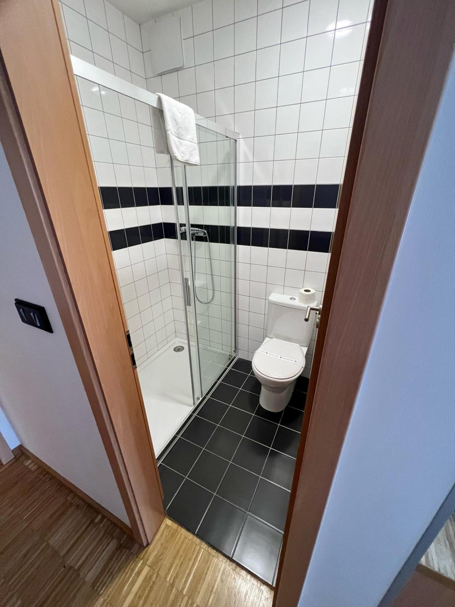 Dvoulůžkový pokoj Standard s manželskou postelí