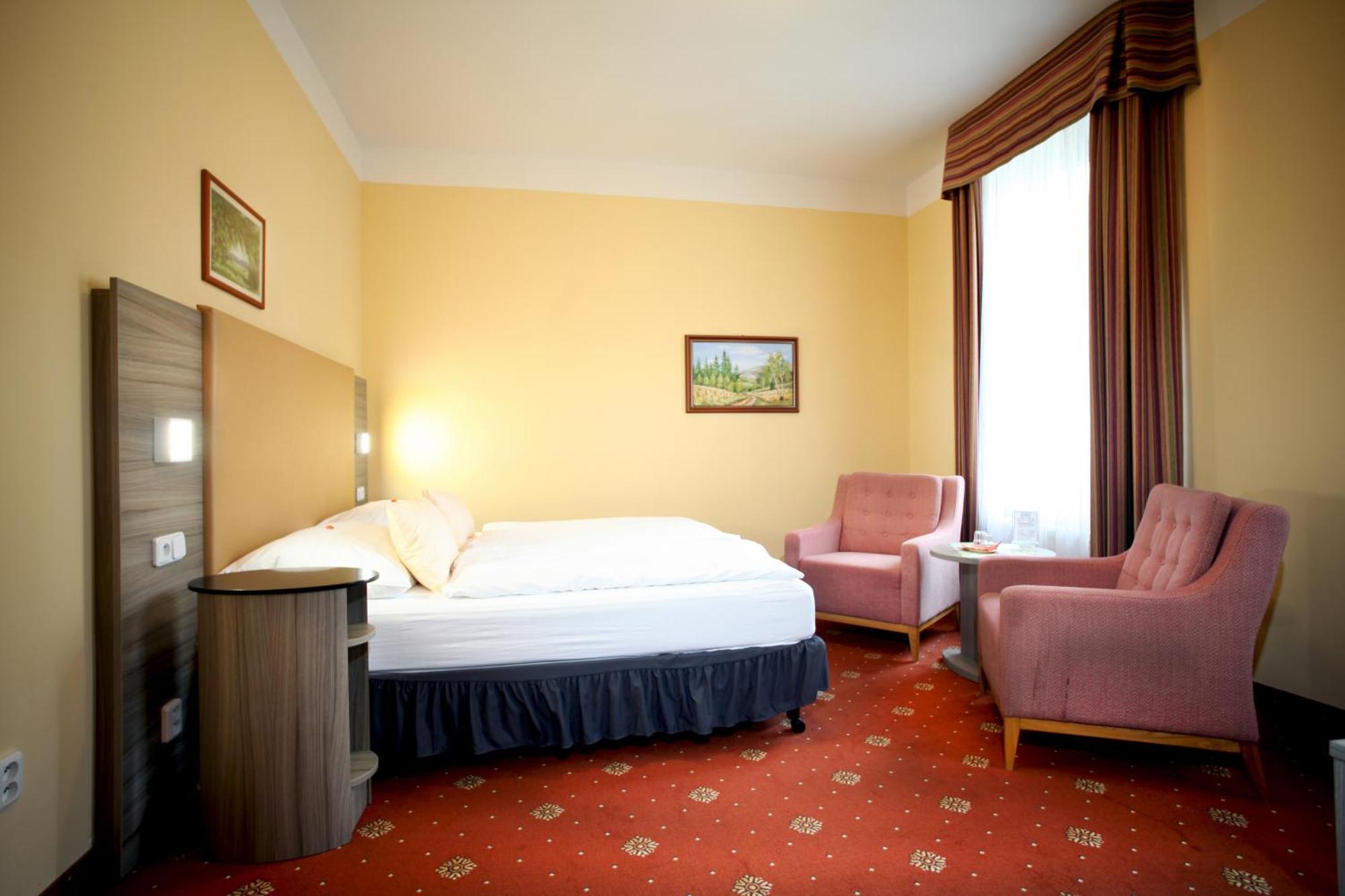 Double or Twin Room,1704975757:JPEG