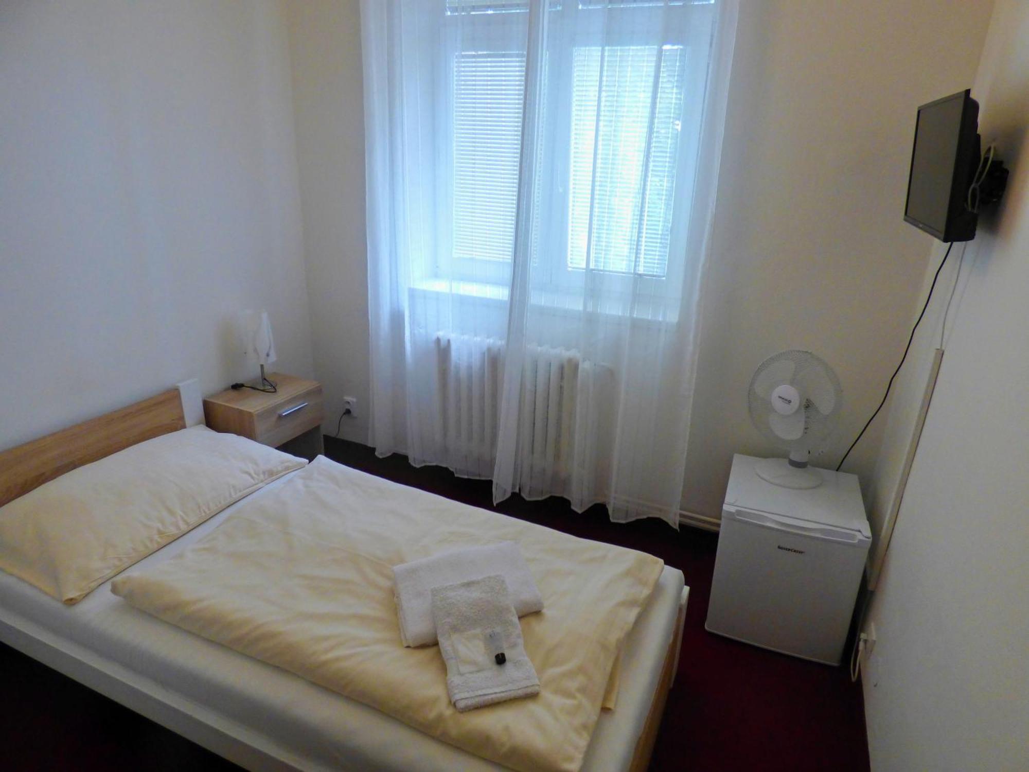 Single Room,1603735374:JPEG