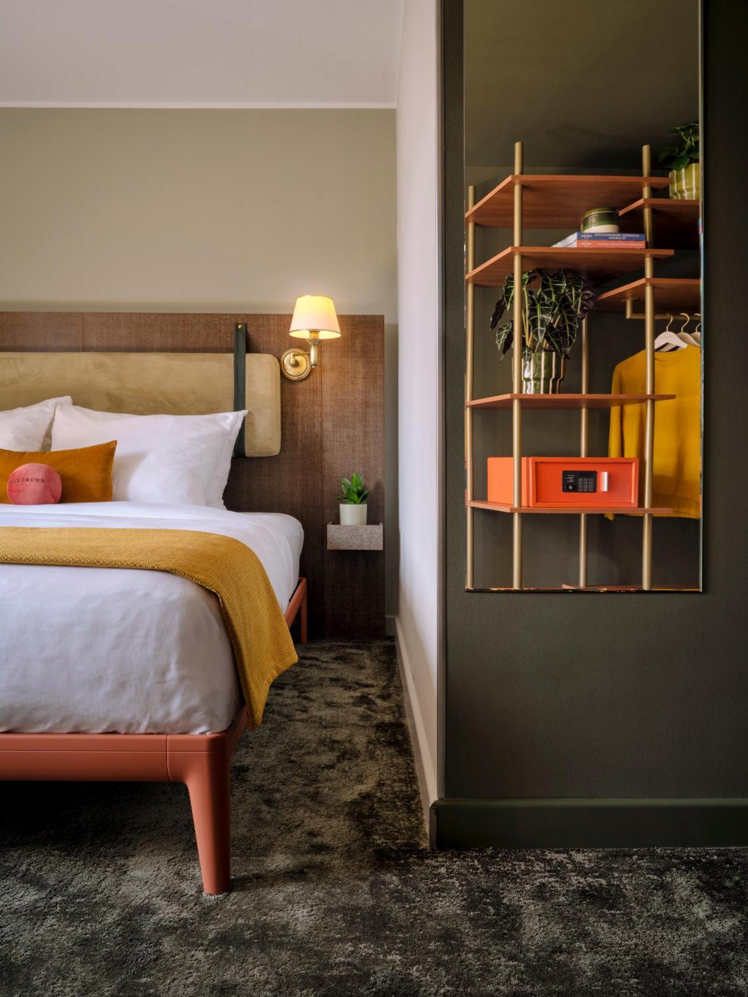 Small Room,1611082754:JPEG