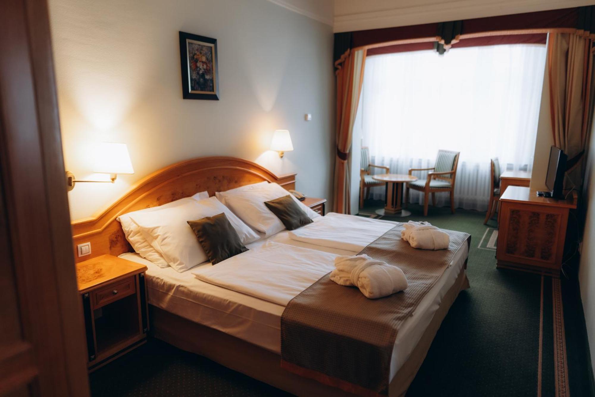 Double or Twin Room,1657159354:JPEG