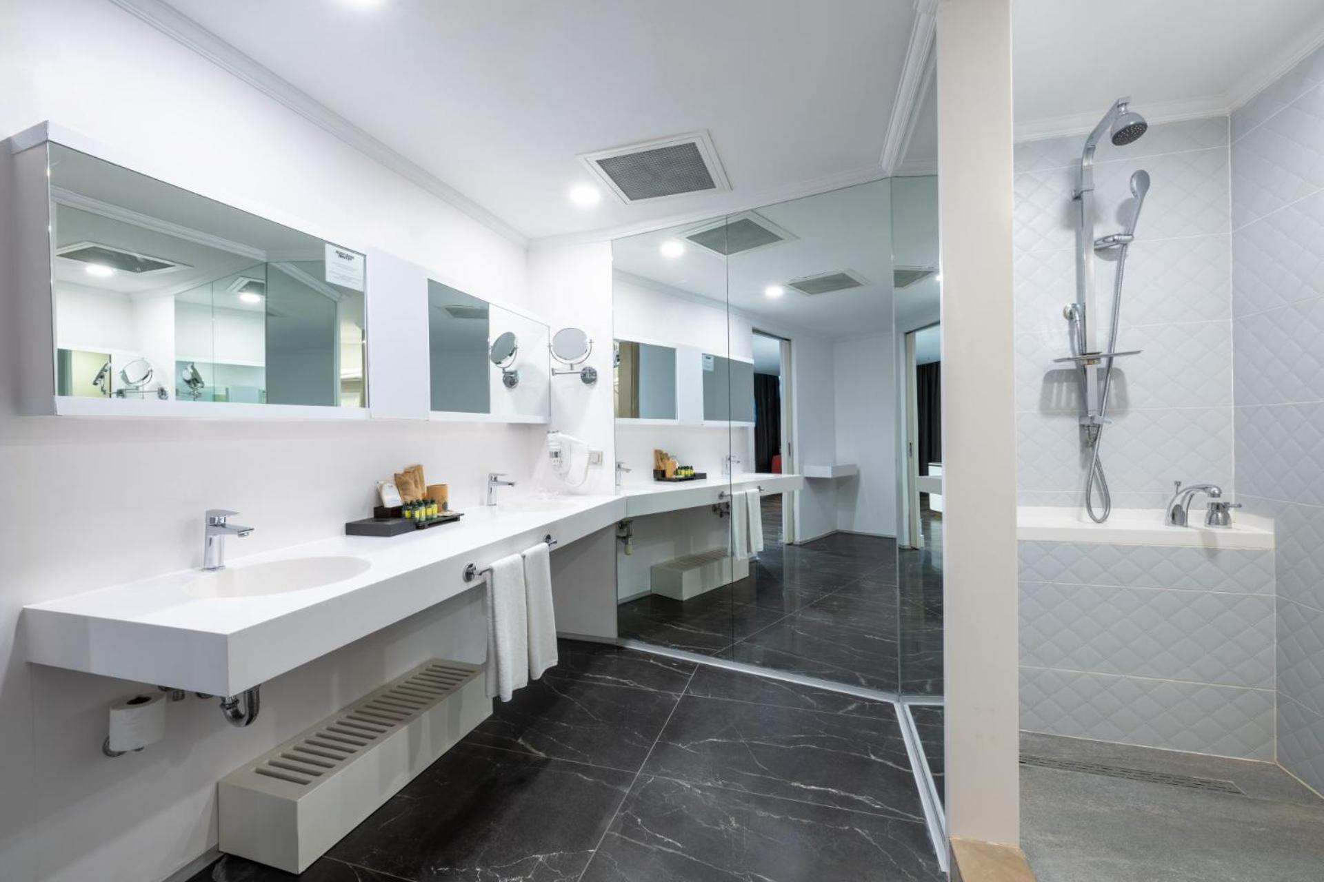 Deluxe Suite,1739386763:JPEG