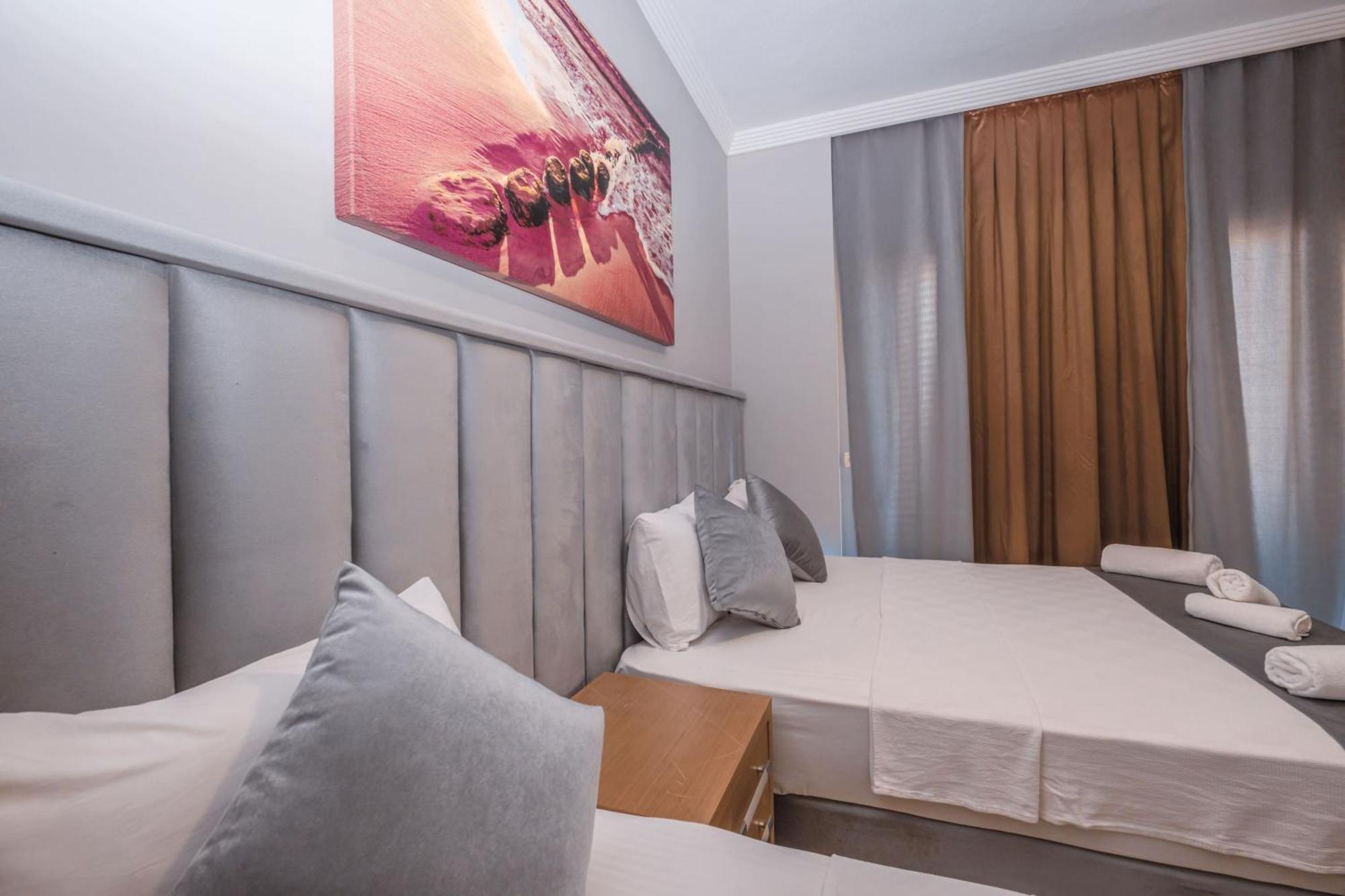 Triple Room with Balcony,1662460031:JPEG