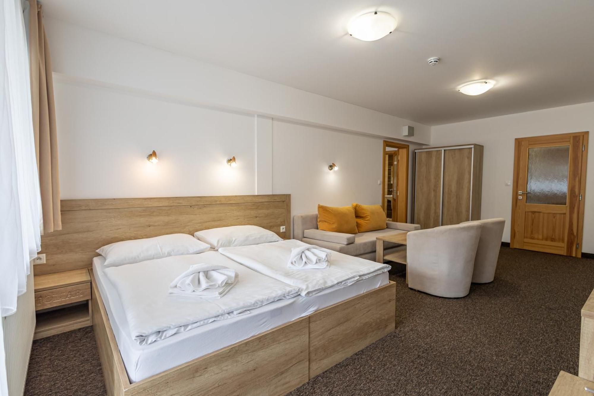 Deluxe Two-Bedroom Suite,1666650652:JPEG