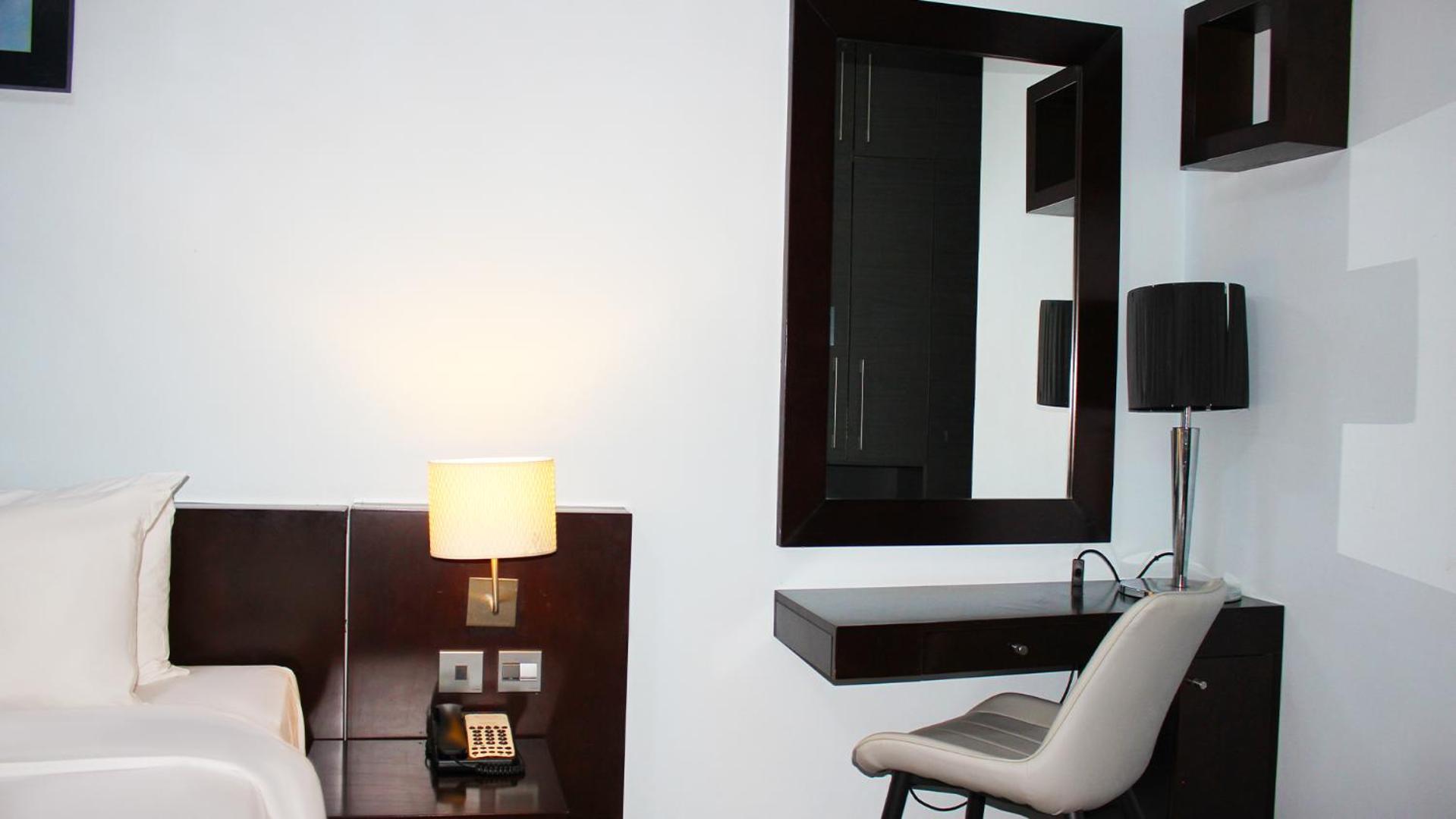 Deluxe One-Bedroom Apartment City View,1667429748:JPEG