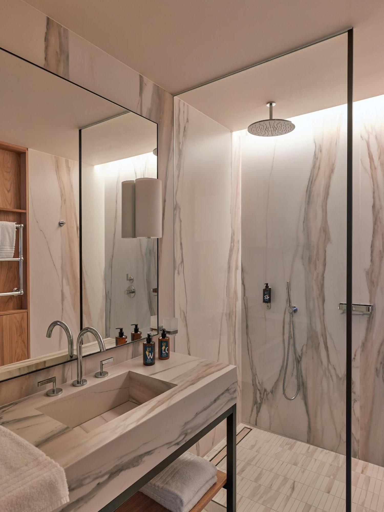 Suite,1672657338:JPEG