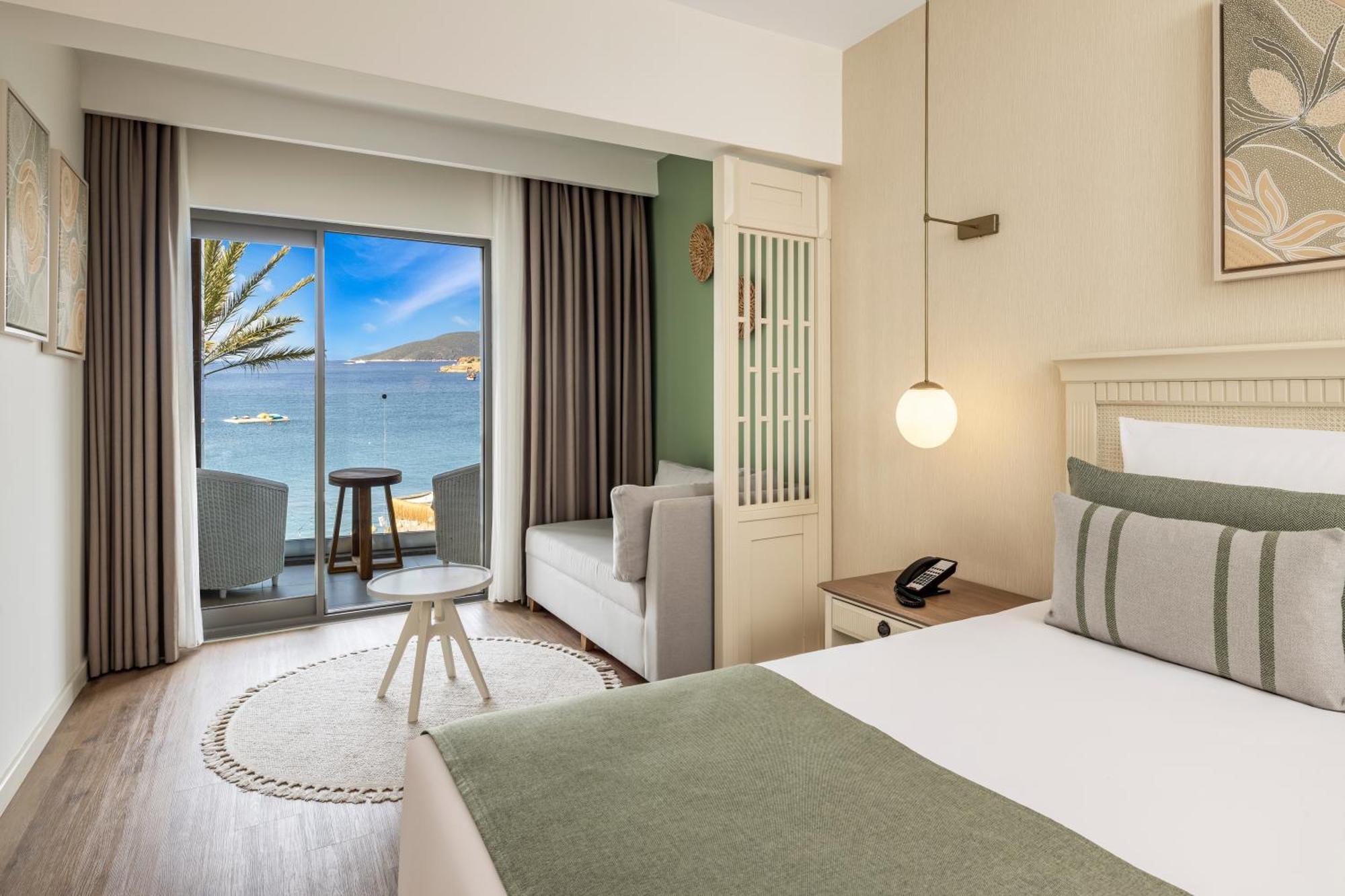 Double Room with Balcony and Sea View,1679689140:JPEG