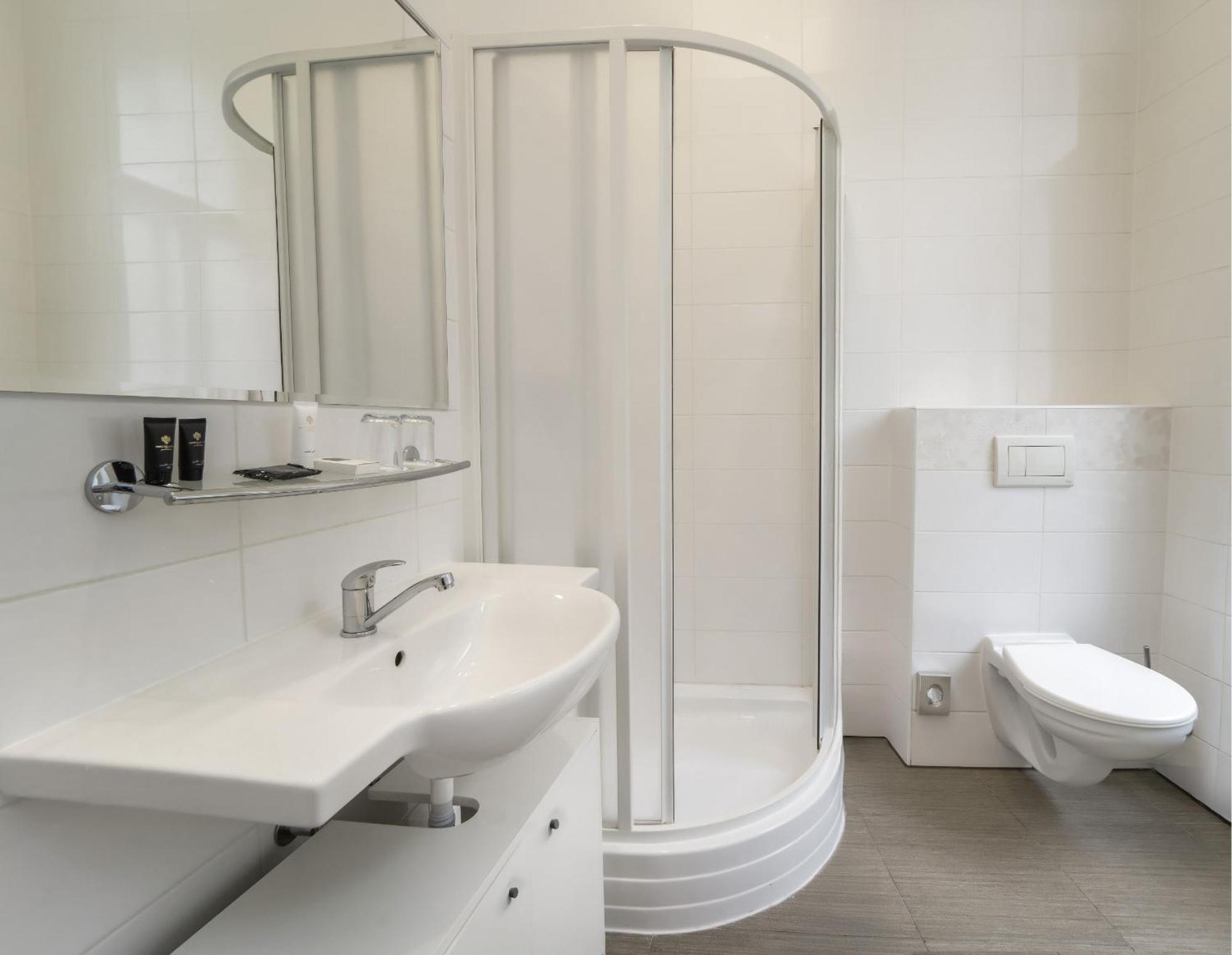 Small Room,1722884587:JPEG