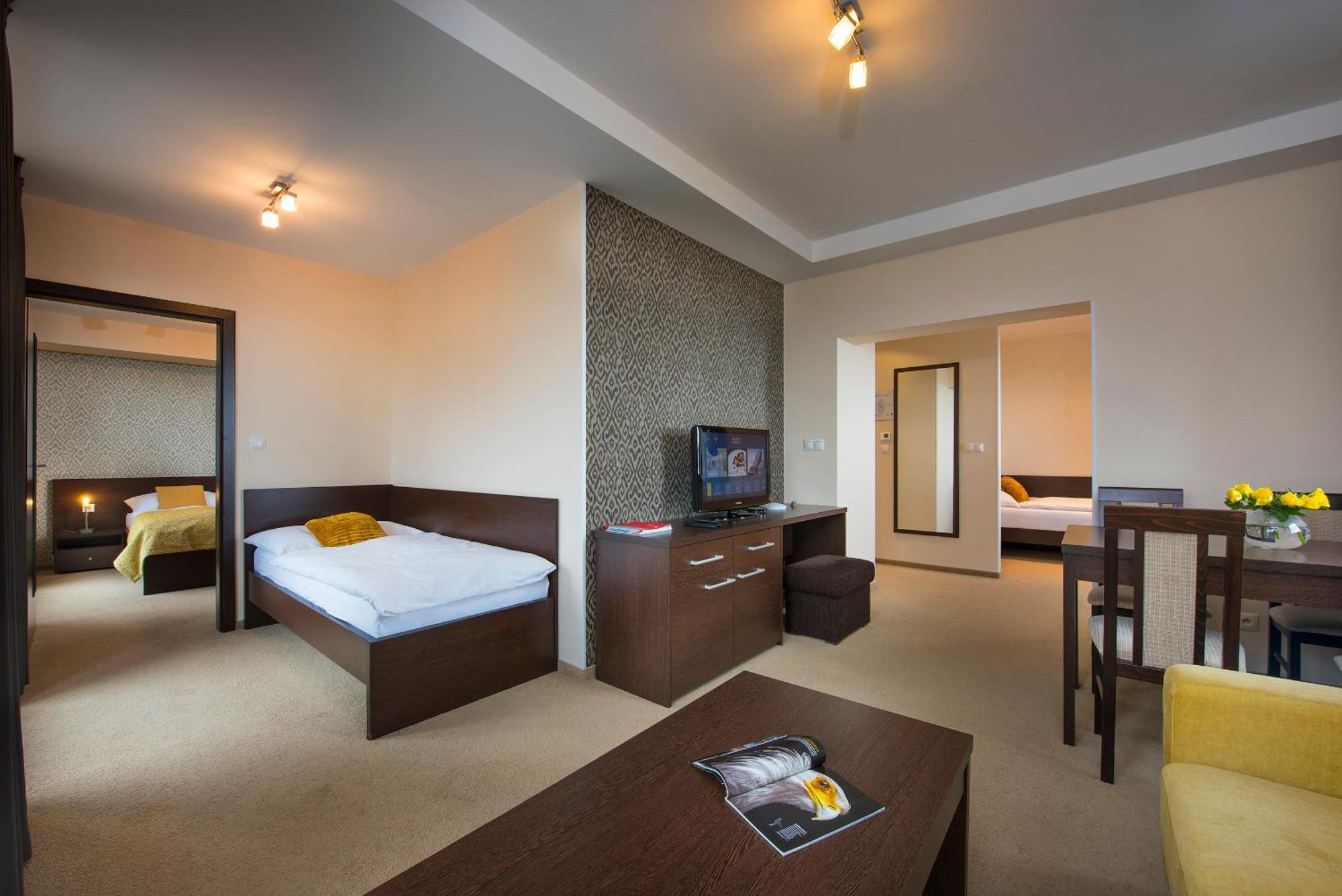 Deluxe Apartment,1697918427:JPEG