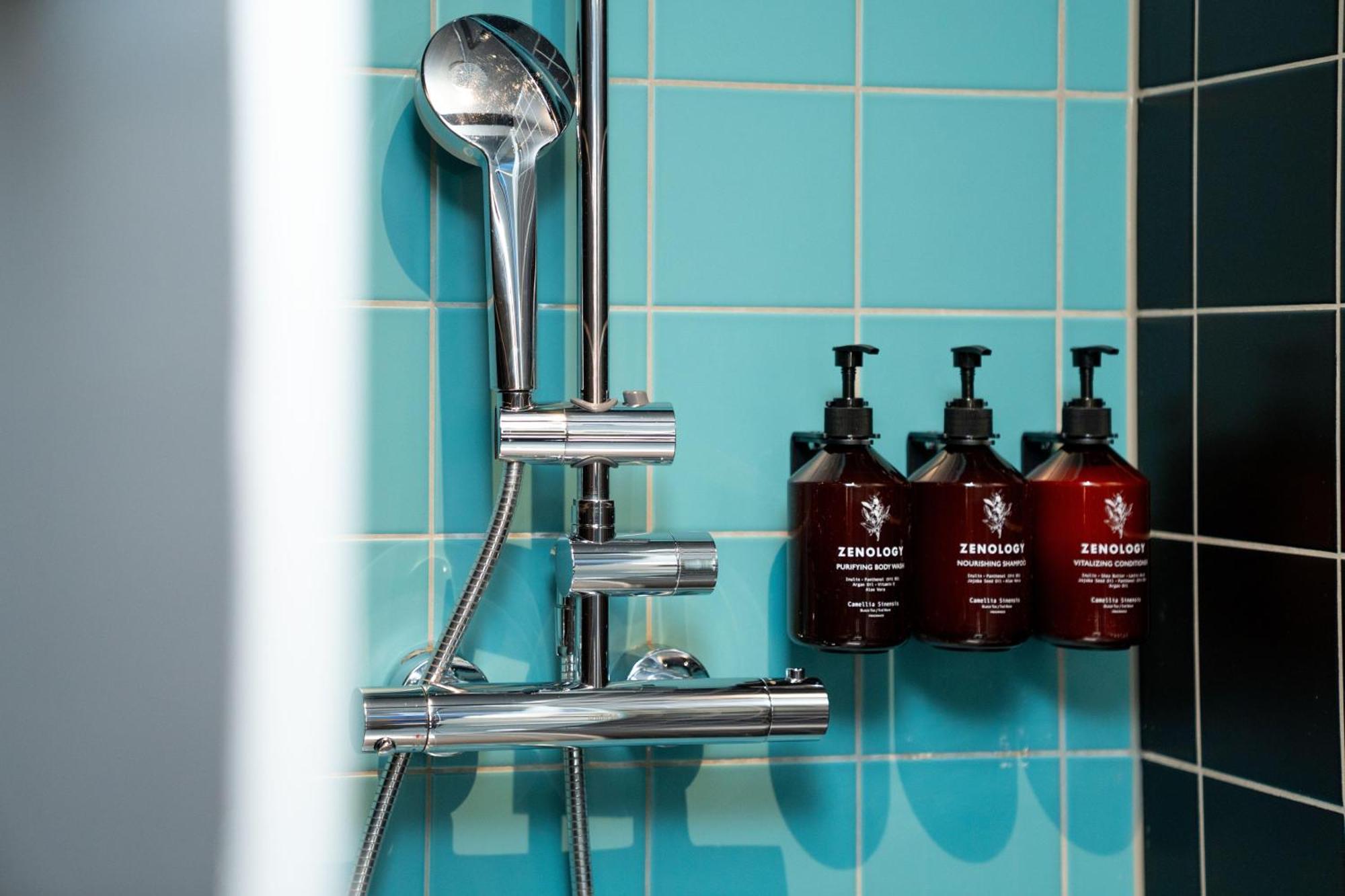 Executive Double,1699274119:JPEG