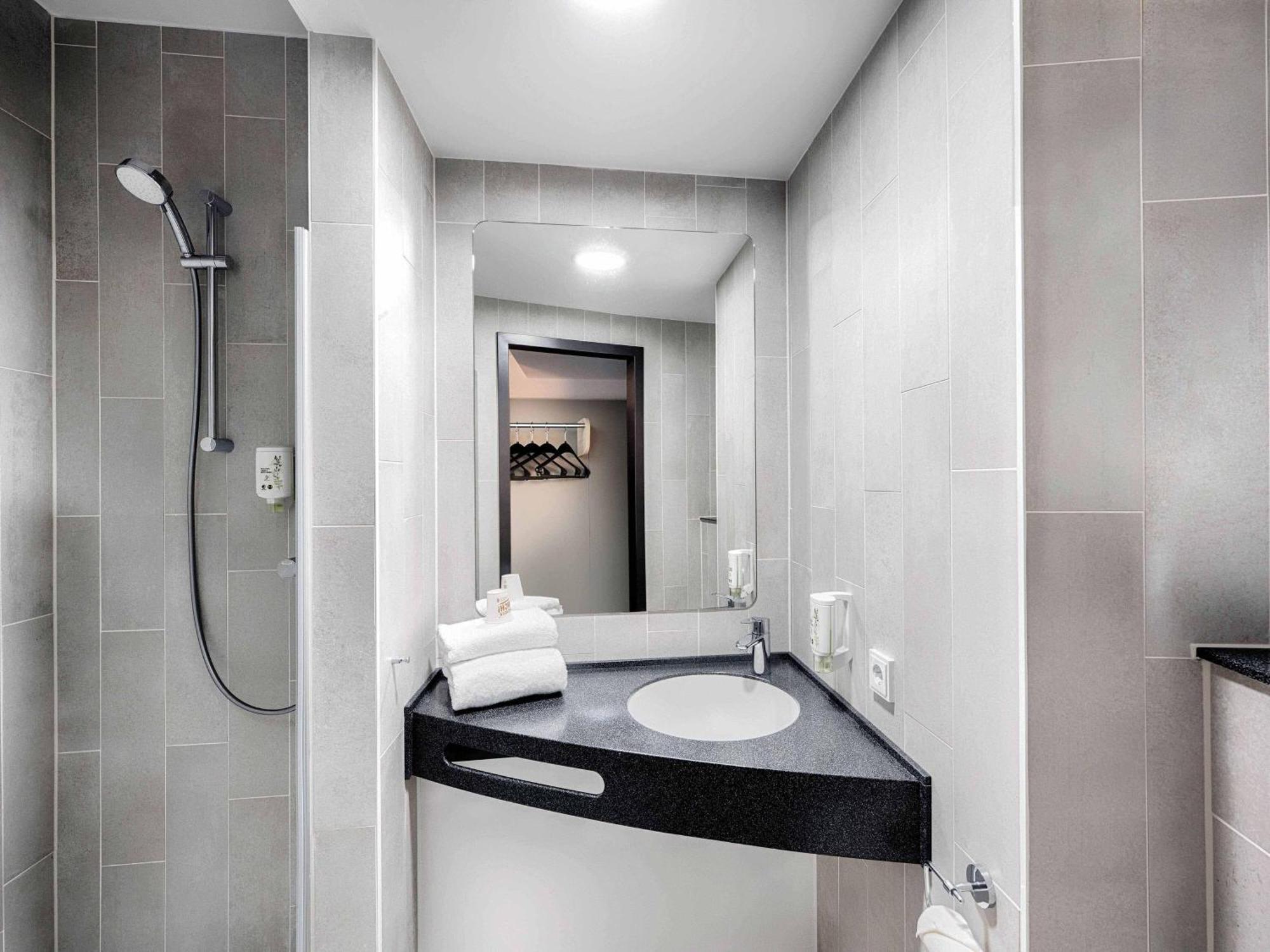 Double Room,1705067019:JPEG