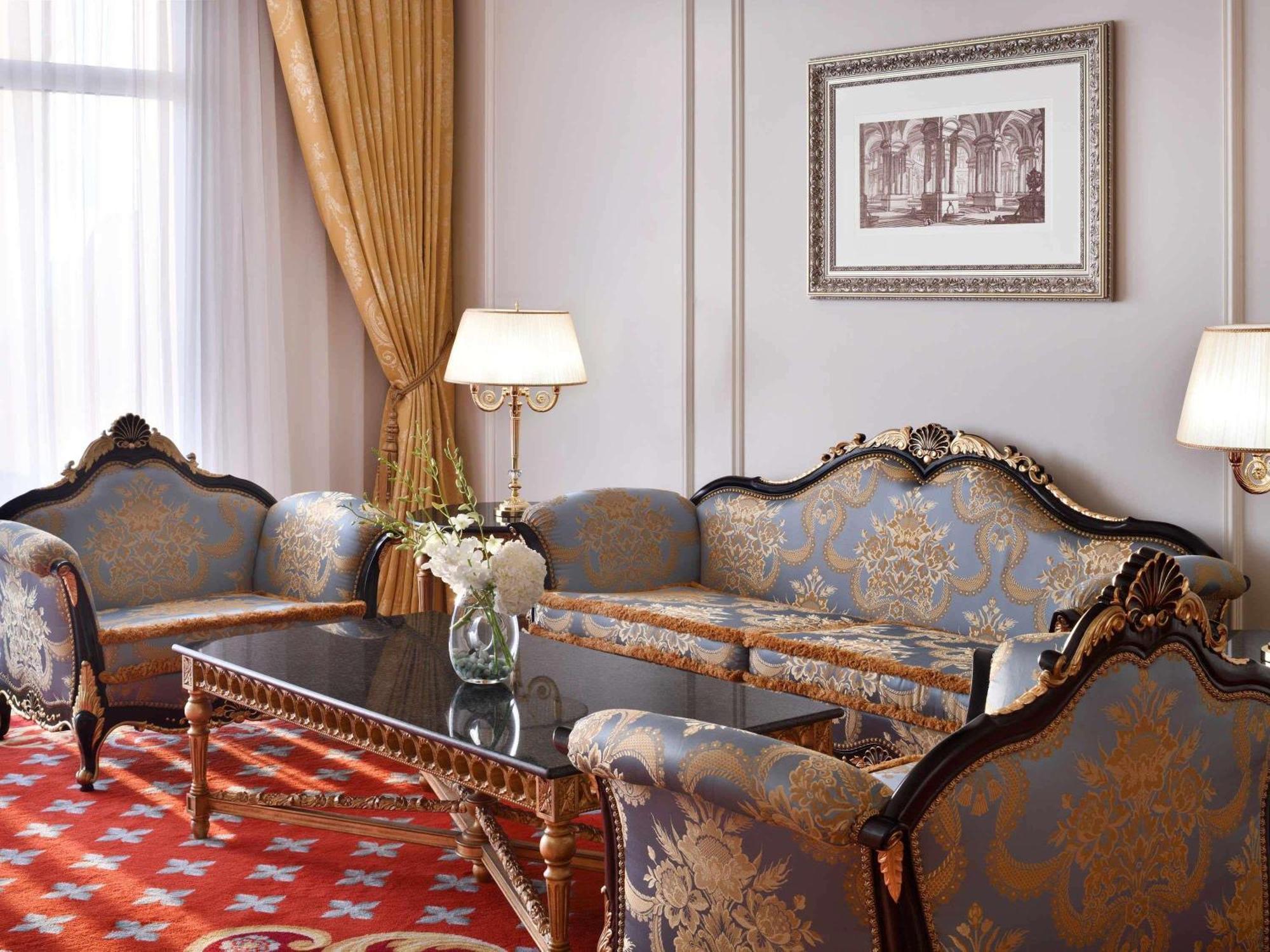Prezidentské apartmá Raffles s balkonem a vstupem do salonku