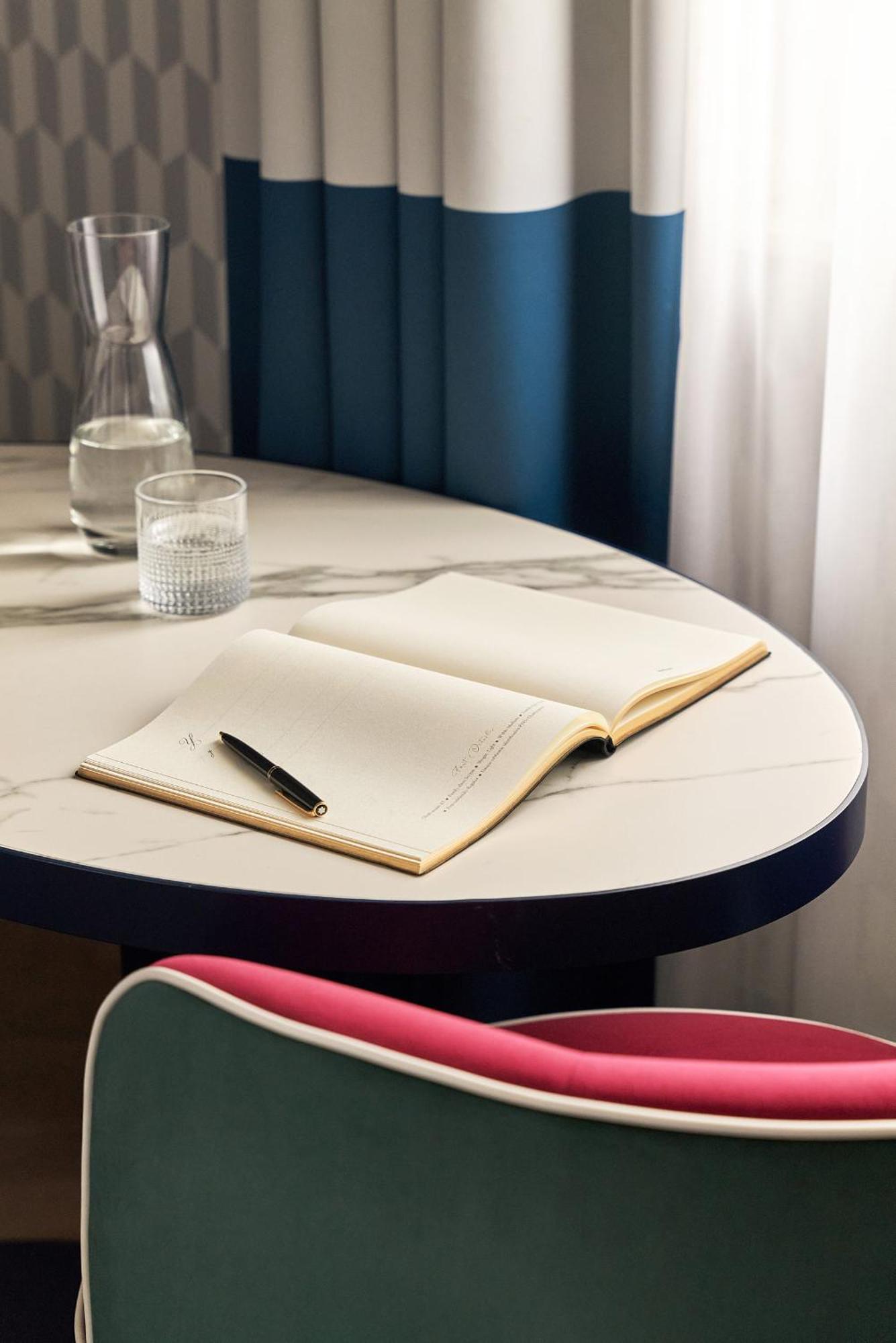 Double Room,1742579827:JPEG