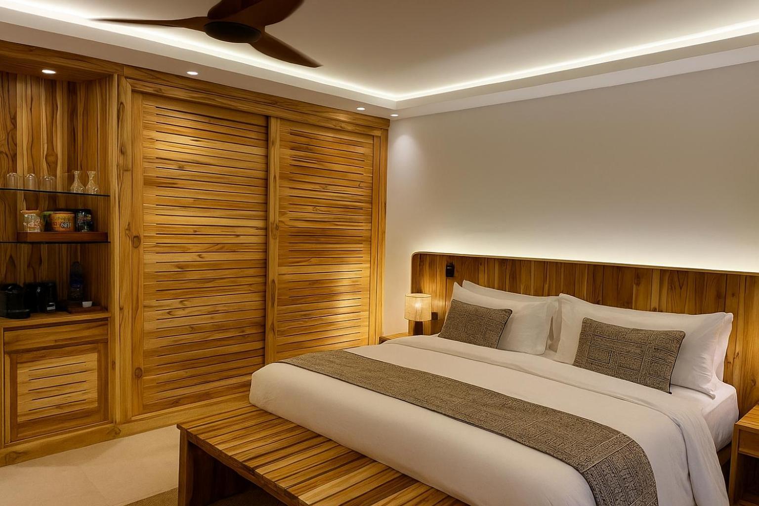 Executive Suite King Bed Front Ocean View