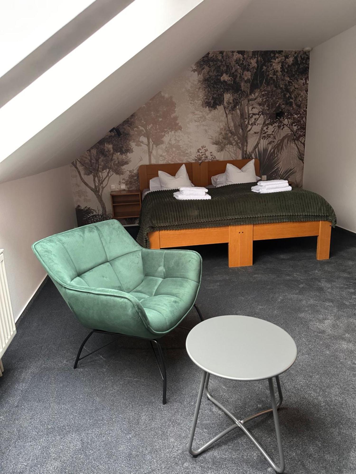 Triple Room,1756466119:JPEG