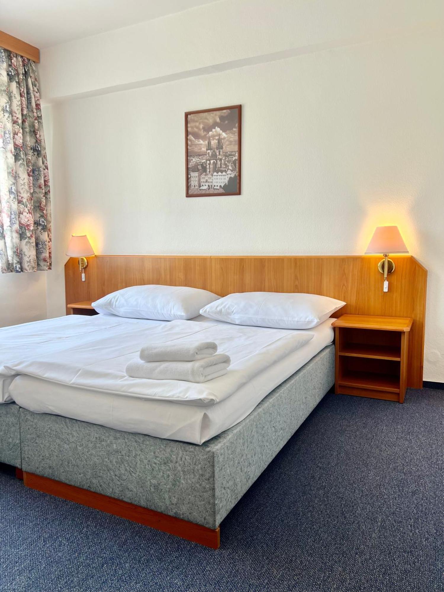 Double or Twin Room,1765178336:JPEG