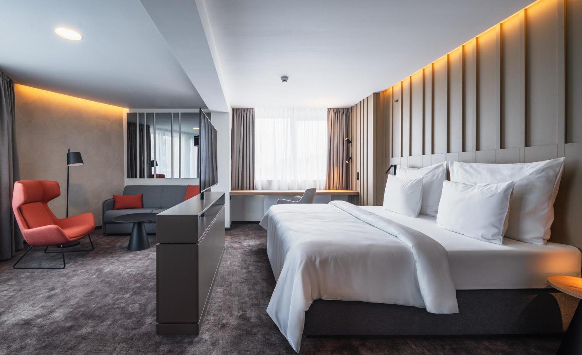Executive Suite Pool Access