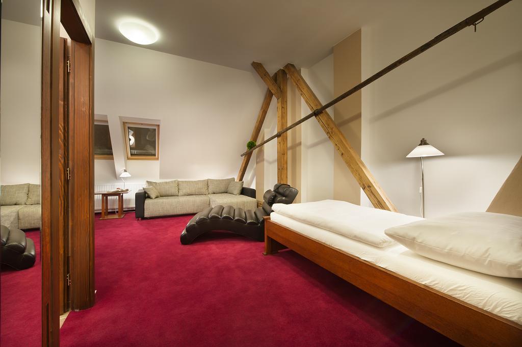 Two-Bedroom Suite,250971837:JPEG