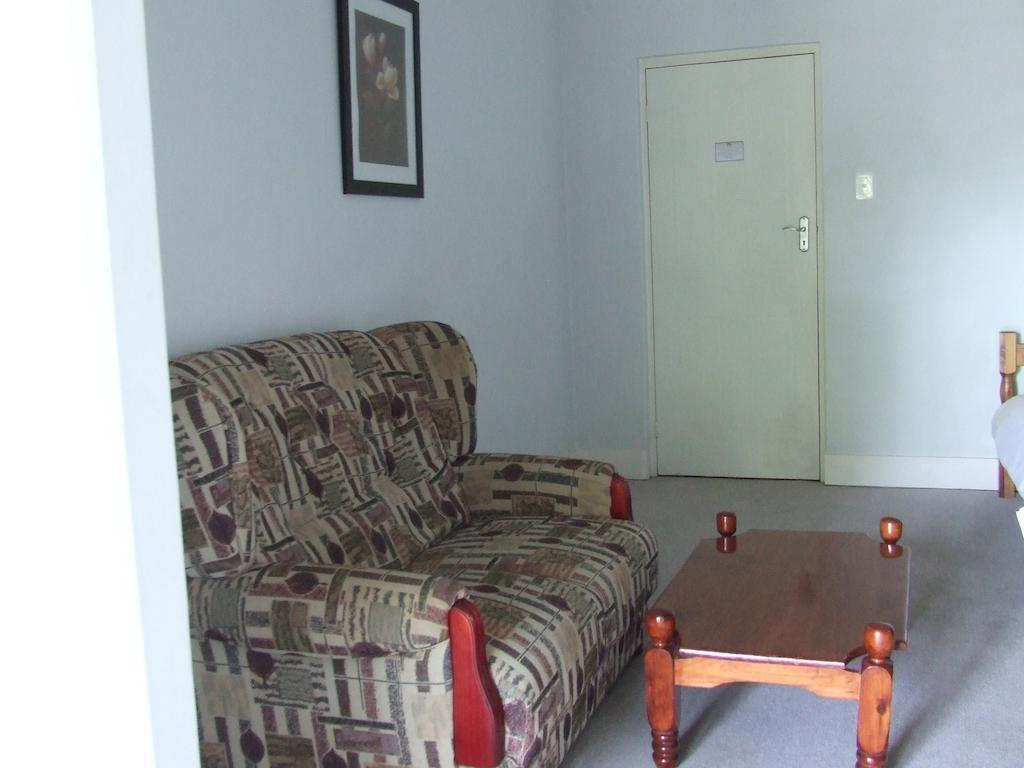 Dvoulůžkový pokoj Superior Plus s manželskou postelí a balkonem