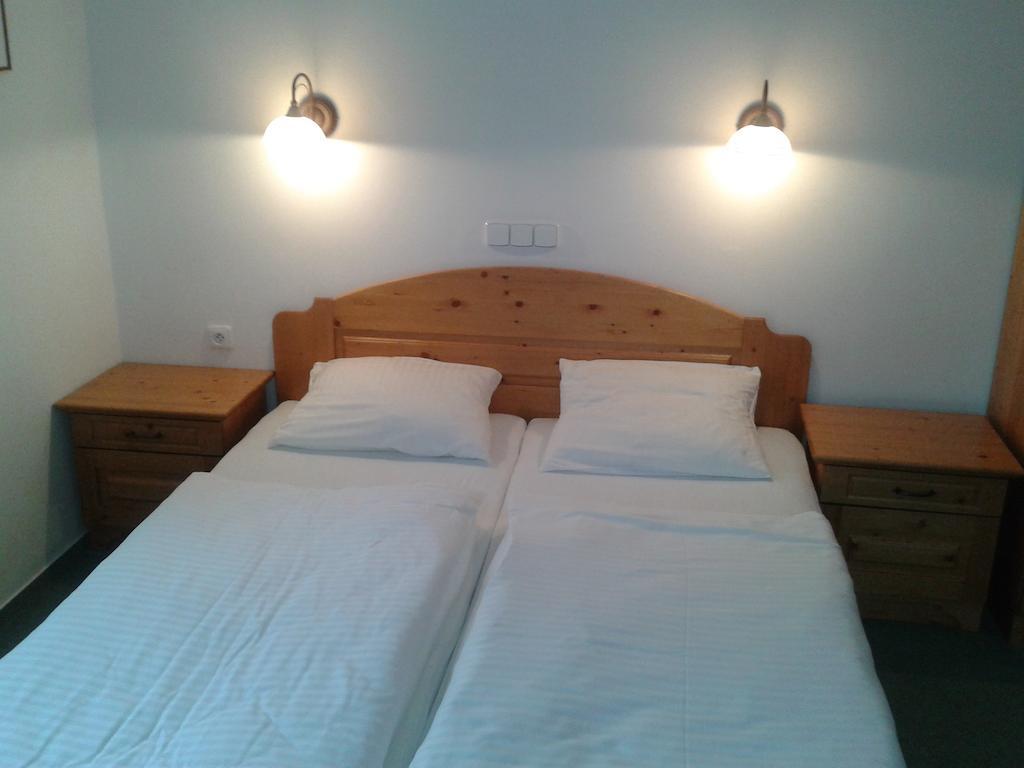 Double Room with Balcony,736108705:JPEG