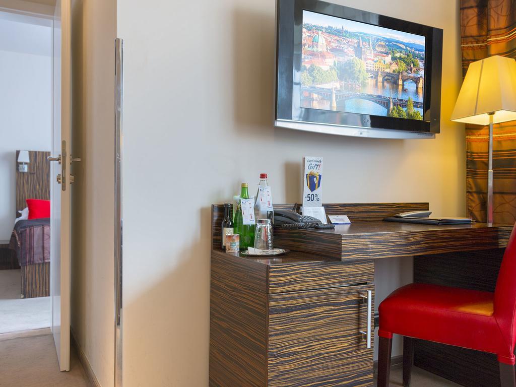 Family Two-Bedroom Suite (4 Adults),255854141:JPEG