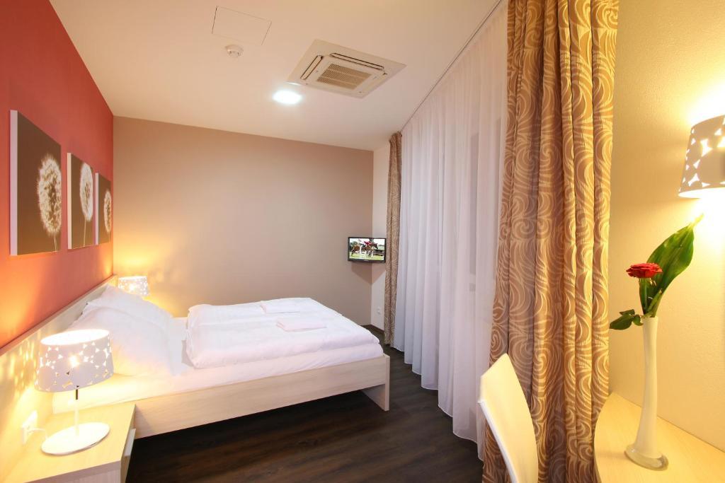 Apartment,25688259:JPEG