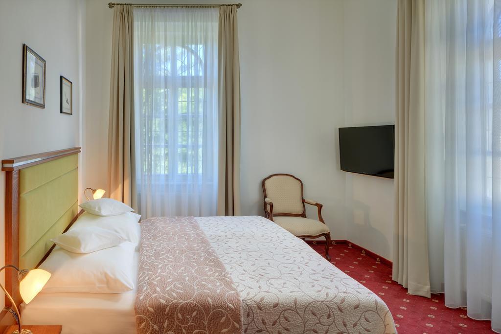 Two-Bedroom Suite,1746855549:JPEG