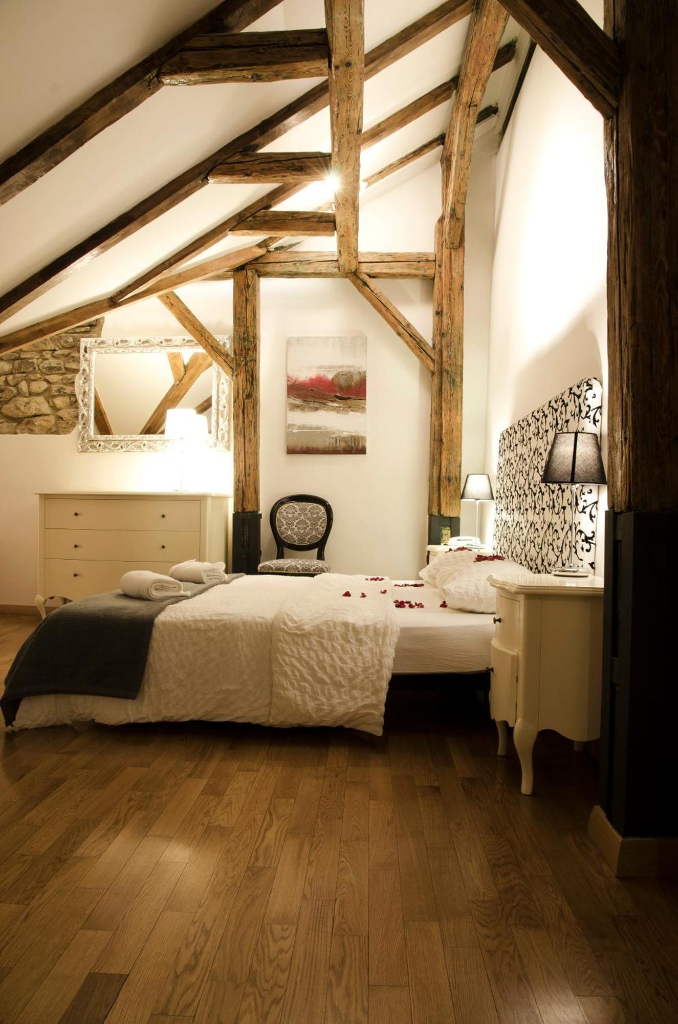 Suite,298003520:JPEG